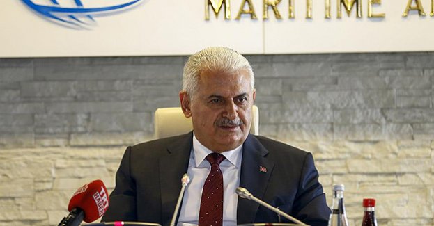 Bize düşen görev çukurları kapatıp, en güzel yolları yeniden yapmaktır