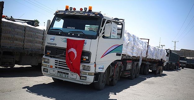Türkiye'den gönderilen yardımları taşıyan tırlar Gazze'ye ulaştı