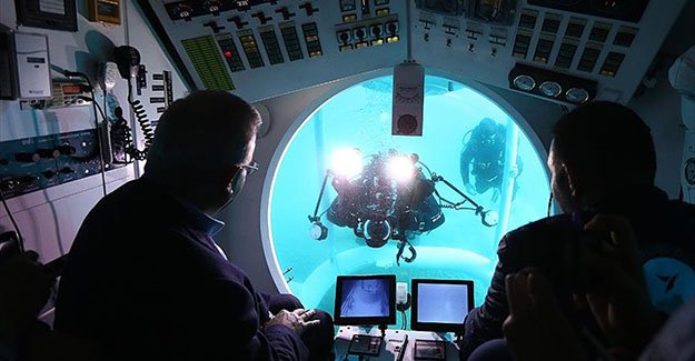 Antalya'da turistik denizaltı heyecanı