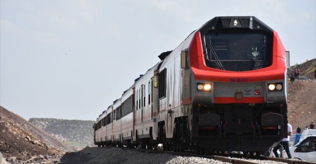 BTK demiryolu hattında ilk resmi sefer 30 Ekim'de