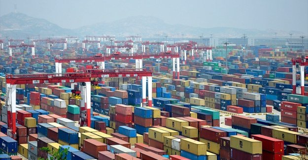 Dünya ticaretindeki büyüme hızı düştü