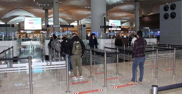 Kovid-19 salgını nedeniyle uçuşu iptal edilen yolculara yeni haklar tanındı