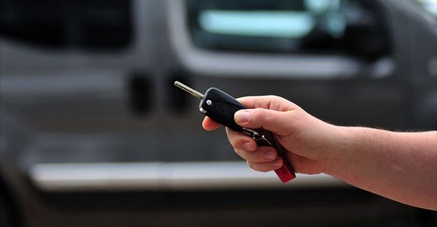 İkinci el otoda 'sahte ilanlara ve hesap numarası isteyenlere' dikkat
