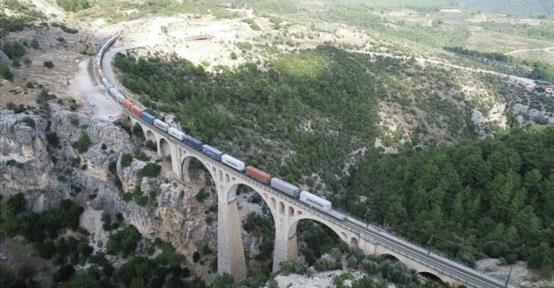 Asya-Avrupa demir yolu yük taşımacılığında Türkiye daha fazla rol alacak