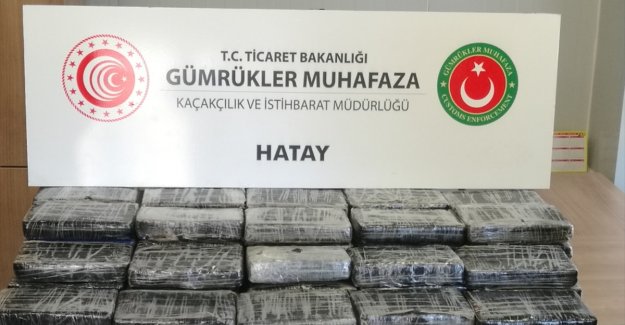 İskenderun'da bir gemide 72,6 kilogram kokain ele geçirildi
