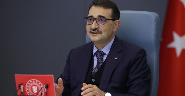 Bakan Dönmez: İki ayda devreye aldığımız kurulu gücün yüzde 96,4'ü yenilenebilir enerjiden