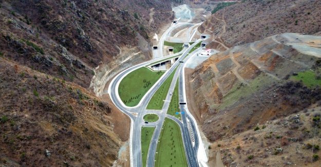 Kürtün Ayrım Kavşağı ve Tüneli yarın hizmete alınacak