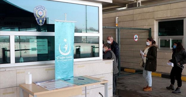 Türkiye'ye hava yoluyla seyahat edeceklerin PCR testi ibraz etme zorunlulukları 31 Mayıs'a uzatıldı