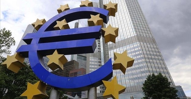 ECB, faiz ve varlık alım miktarını sabit tuttu