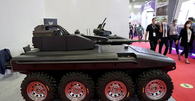 IDEF'te yerli elektrikli insansız kara aracı Alkar R8 görücüye çıktı