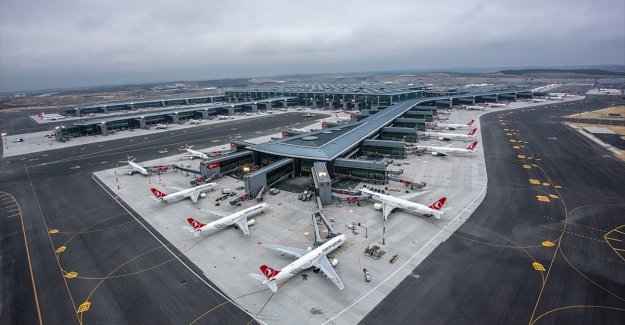 Türkiye'de 8 ayda hava yolunu kullanan yolcu sayısı 75,7 milyonu buldu