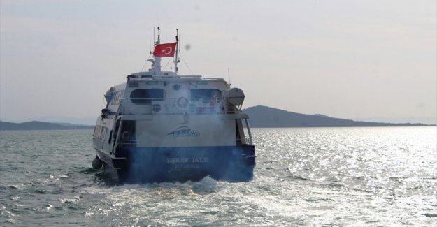 Ayvalık esnafı Yunan adalarına feribot kısıtlamasının kaldırılmasından memnun
