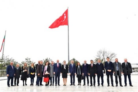 Ticaret Bakanı Muş, Arnavut Bakan İbrahimaj'la Kapıkule'de Görüştü