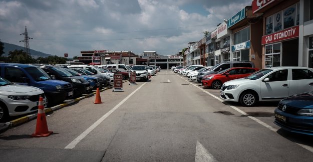 İkinci el otoda mayısta satışlar azaldı, fiyatlar arttı