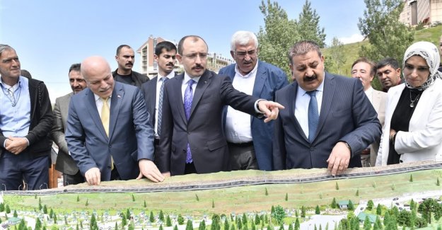 Bakan Muş, Erzurum'da Mesire Alanının Açılışına Katıldı