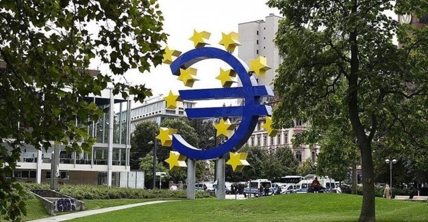 Avrupa Merkez Bankası, 3 temel politika faizini sabit tuttu