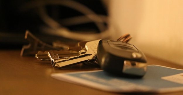 İkinci el çevrim içi oto pazarında fiyatlar düşmeye devam ediyor