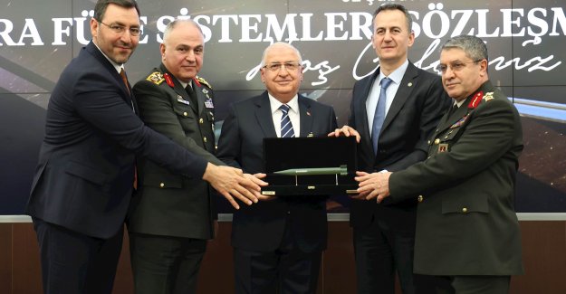 Tayfun, Sungur, Karaok ve Topçu Roketi Lazer Güdümlü-230 Füzelerinin Seri Üretimi için Sözleşme İmzalandı