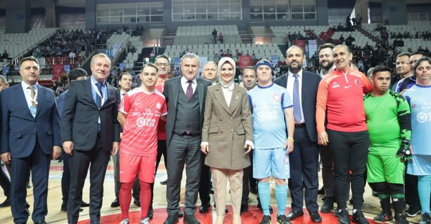 Aile ve Sosyal Hizmetler Bakanımız Göktaş, "Down Sendromlu Sporcuların Olimpiyatları"nın Açılış Törenine Katıldı