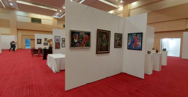 GÜZEL SANATLAR LİSESİ ÖĞRENCİLERİNİN ESERLERİ ARTANKARA FUARI'NDA SERGİLENDİ