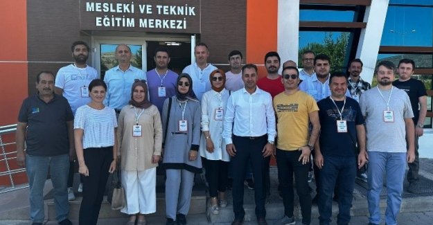 "METEK III" PROJESİ KAPSAMINDA 3 BİN ÖĞRETMENİN İŞBAŞI EĞİTİMİ TAMAMLANDI