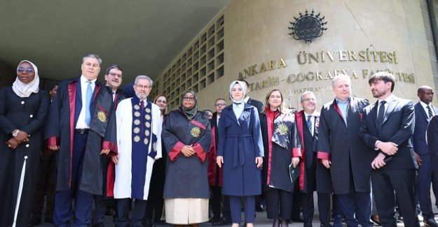 Aile ve Sosyal Hizmetler Bakanımız Göktaş, Tanzanya Cumhurbaşkanı Hassan'a fahri doktora tevcih törenine katıldı