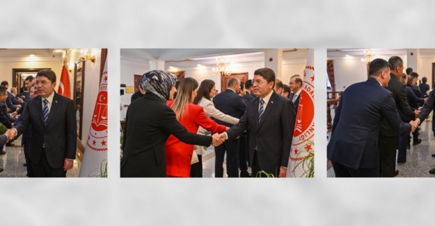 BAKAN TUNÇ, BAKANLIK PERSONELİ İLE BAYRAMLAŞTI