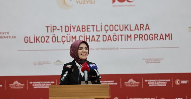 Bakanımız Göktaş, "Tip-1 Diyabetli Çocuklara Glikoz Ölçüm Cihazı Dağıtım Programı"na Katıldı