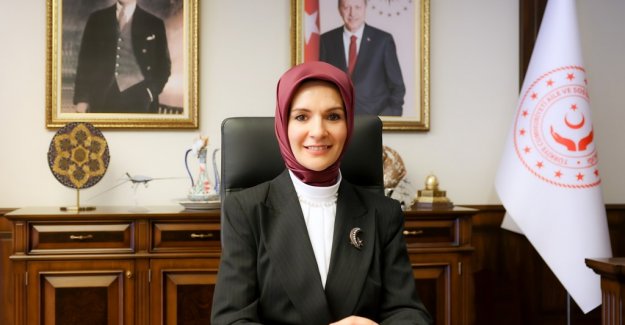 Aile ve Sosyal Hizmetler Bakanımız Göktaş yabancı kadın bakanlara "Anneler Günü" dolayısıyla mektup yazdı