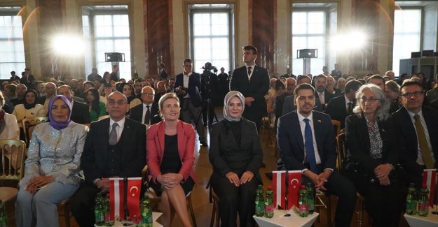 Bakan Göktaş Türkiye-Avusturya İşgücü Anlaşması’nın 60. yıl Dönümü Gala Programı’na Katıldı
