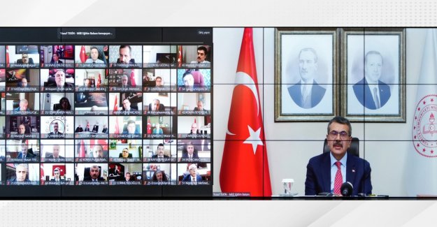 BAKAN YUSUF TEKİN, İL VE İLÇE MİLLÎ EĞİTİM MÜDÜRLERİYLE BİR ARAYA GELDİ