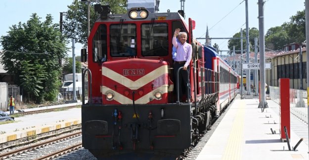 BAKÜ-TİFLİS-KARS DEMİRYOLU HATTI YENİDEN AÇILDI