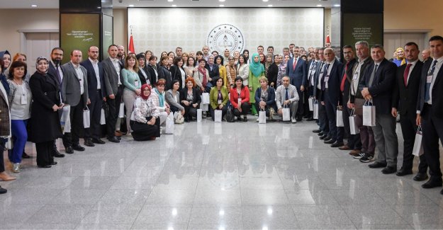 BULGARİSTAN'DAKİ EĞİTİMCİLER İÇİN EĞİTİM VE KÜLTÜR PROGRAMI DÜZENLENDİ