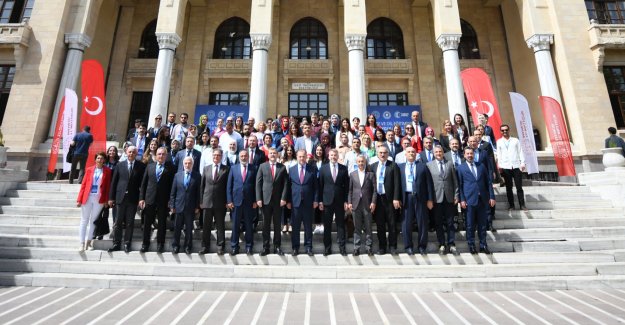 TÜRKÇE VE DİL EĞİTİMİNDE İYİ UYGULAMALAR KONFERANSI BAŞLADI