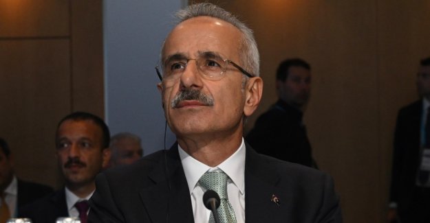 TÜRKİYE UKRAYNA’NIN YENİDEN İNŞASI İÇİN MASADA