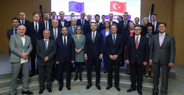 AB Büyükelçilerine Doğal Gaz Mesajı