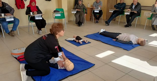 "Çocuklarımız ilk yardımla daha güvende" projesiyle 3 milyon öğrenci, ilk yardım semineri; 426 bin öğretmen ise ilk yardım eğitimi aldı