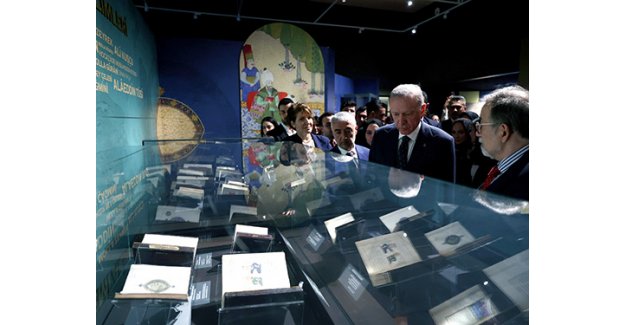 Cumhurbaşkanı Erdoğan, Fatih Sultan Mehmet Sergisi'ni gezdi