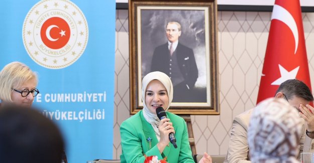 Aile ve Sosyal Hizmetler Bakanımız Göktaş, Senegal'de Türk vatandaşlarıyla bir araya geldi