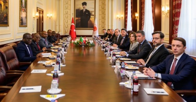 Bakan Tunç, Zambiya Dışişleri Bakanı İle Görüştü