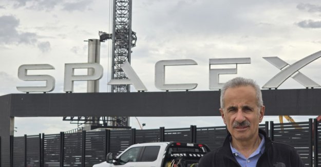 Bakan Uraloğlu, Spacex’in Teksas’taki Üretim Ve Fırlatma Tesisi’ni İnceledi