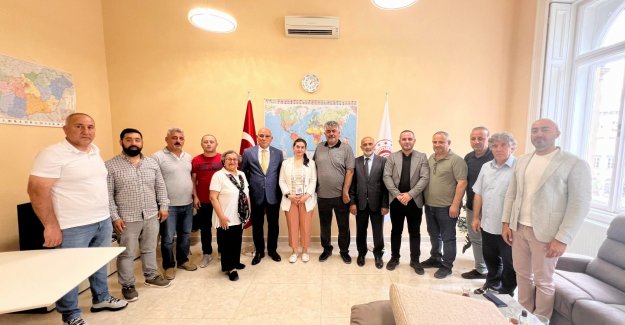 Başkan Kara ve TESOB heyetinden Budapeşte Büyükelçiliğine ziyaret