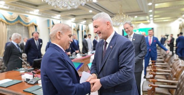 Bakan Bolat, Pakistan Başbakanı Şerif ile bir araya geldi
