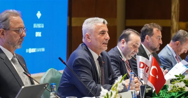 Bakan Bolat, Pakistan'da Dünya Türk İş Konseyi Toplantısı'na katıldı