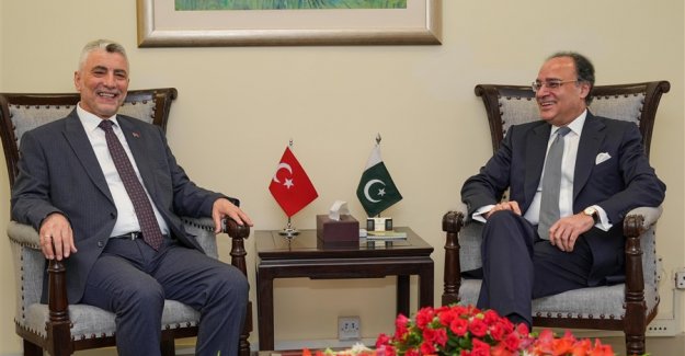 Bakan Bolat, Pakistan Gelir ve Maliye Bakanı Aurangzeb ile görüştü