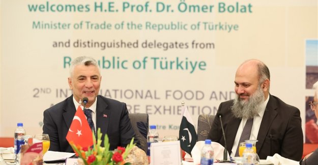 Ticaret Bakanı Bolat, Pakistan'da mevkidaşı Khan ile görüştü