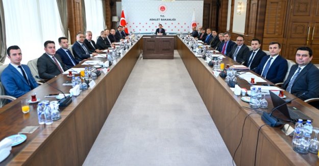 Bakan Tunç: YRS’yi Hukukun Üstünlüğünü Esas Alan, Öngörülebilir Adalet Sistemi Vizyonuyla Hazırlıyoruz