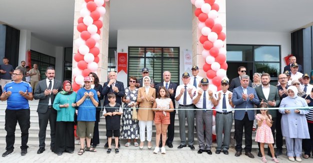 Bakanımız Mahinur Özdemir Göktaş, Çanakkale'de Aile ve Sosyal Hizmetler İl Müdürlüğünün yeni binasını açtı