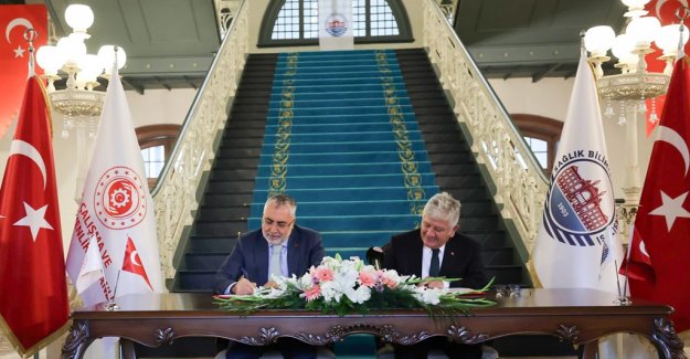 Bakanlığımız ile Sağlık Bilimleri Üniversitesi Arasında İş Sağlığı ve Güvenliği Protokolü İmzalandı