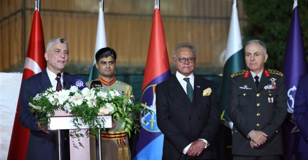 Ticaret Bakanı Bolat, "Pakistan Savunma Günü" resepsiyonuna katıldı